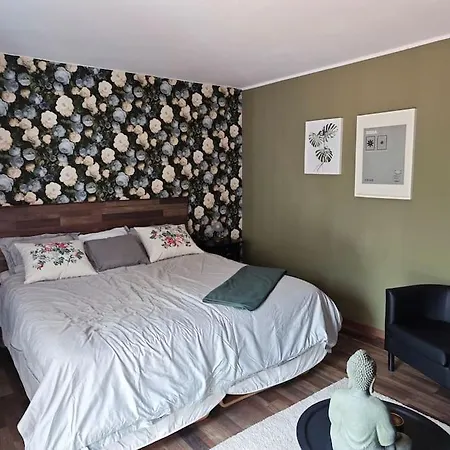 Tranquil Oasis: With Pool Fuengirola