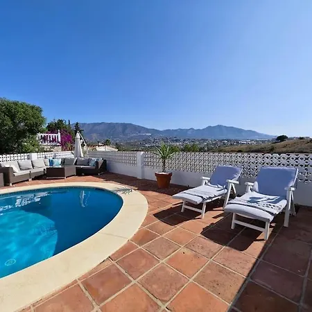 Villa Tranquil Oasis: With Pool Fuengirola