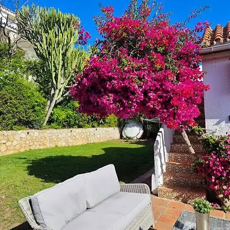 Villa Tranquil Oasis: With Pool